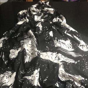 Forever 21 dress in large black and cream color
